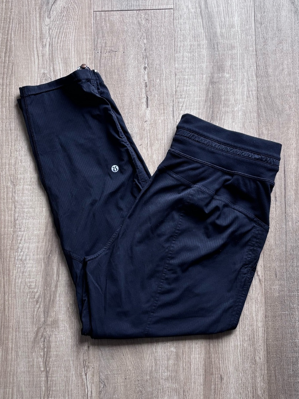 Lululemon Dance Studio Crop 25” in Black
